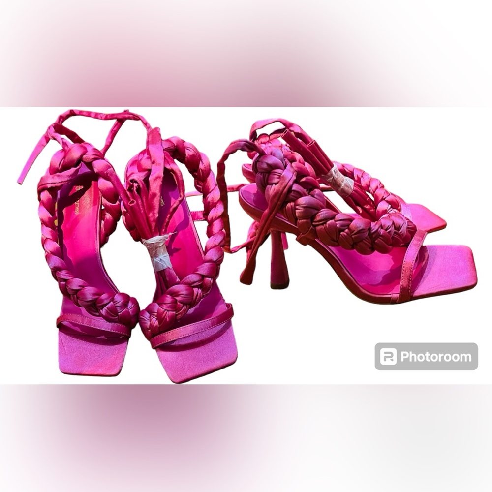 Heels Pretty Little Thing color pink